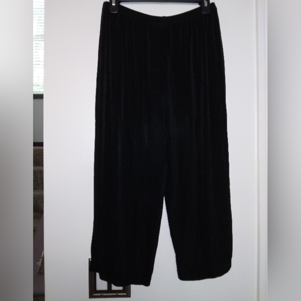 Chico's travelers wide leg slinky black capri or crop pull on pants Large (2)